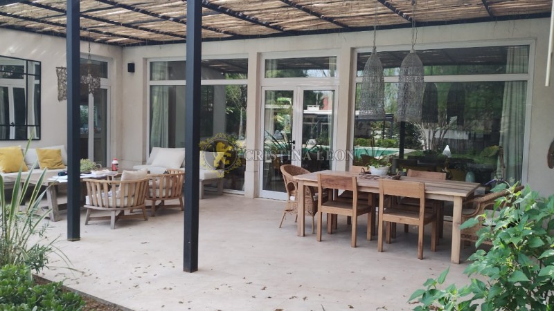 CASA QUINTA (BARRIO LOS TILOS)