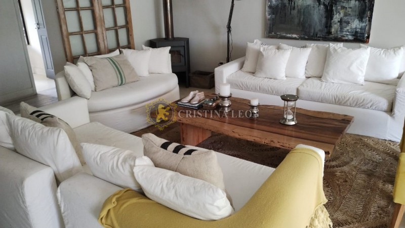 CASA QUINTA (BARRIO LOS TILOS)