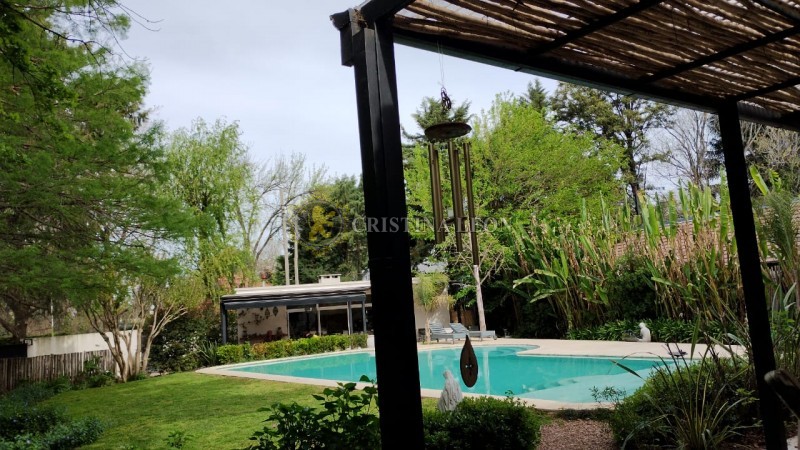 CASA QUINTA (BARRIO LOS TILOS)