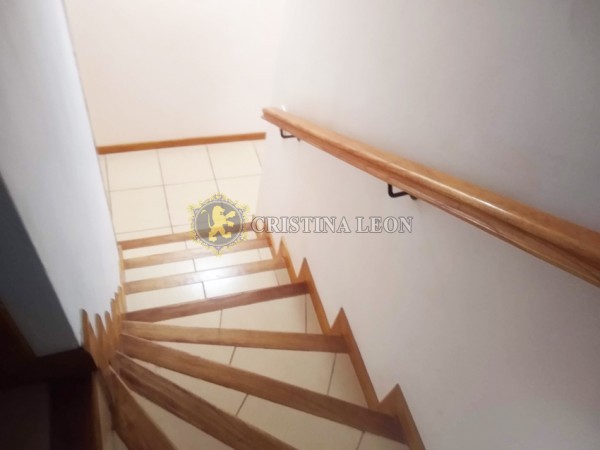 TRIPLEX DE 3 AMB. C/ COCHERA (COMPLEJO CERRADO VILLAGE II)