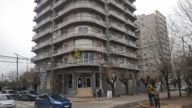 IMPECABLE  MONOAMBIENTE C/ BALCON (EDIFICIO IMPERIO) PISCINA/SUM