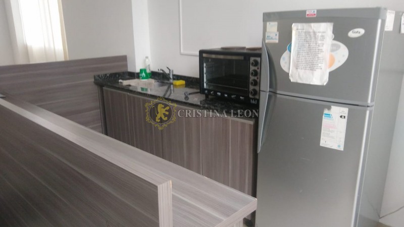 IMPECABLE  MONOAMBIENTE C/ BALCON (EDIFICIO IMPERIO) PISCINA/SUM