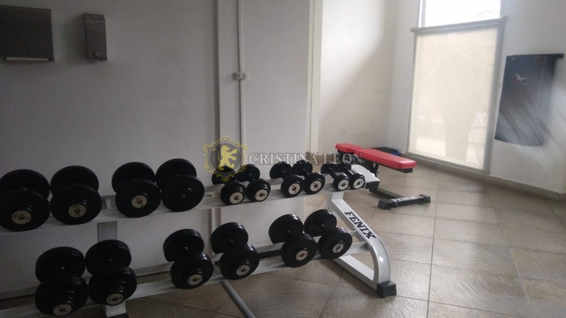 IMPECABLE  MONOAMBIENTE C/ BALCON (EDIFICIO IMPERIO) PISCINA/SUM