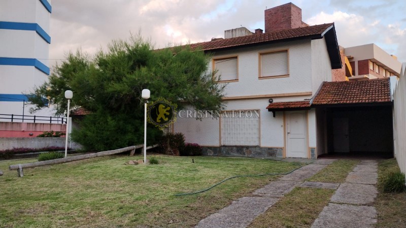 DOS DUPLEX 4 AMB. C/U  LOTE 425 M2. OPORTUNIDAD COSTA   ATLANTICA, VILLA GESELL