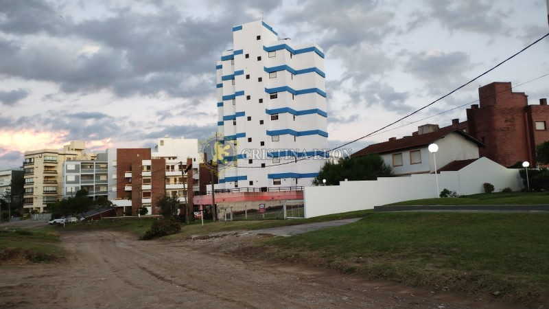 DOS DUPLEX 4 AMB. C/U  LOTE 425 M2. OPORTUNIDAD COSTA   ATLANTICA, VILLA GESELL