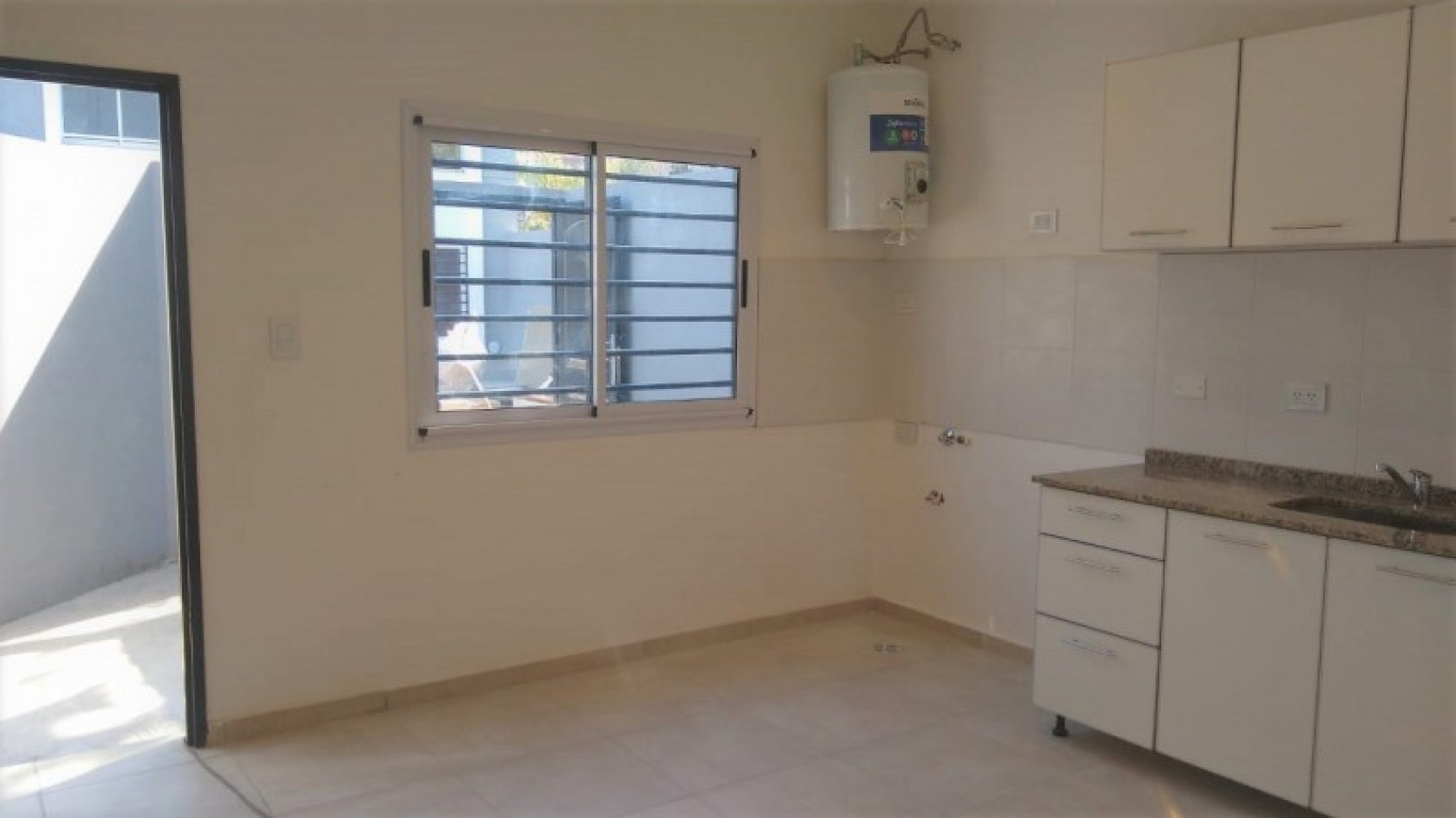 DUPLEX 3 AMB. PATIO Y COCHERA 