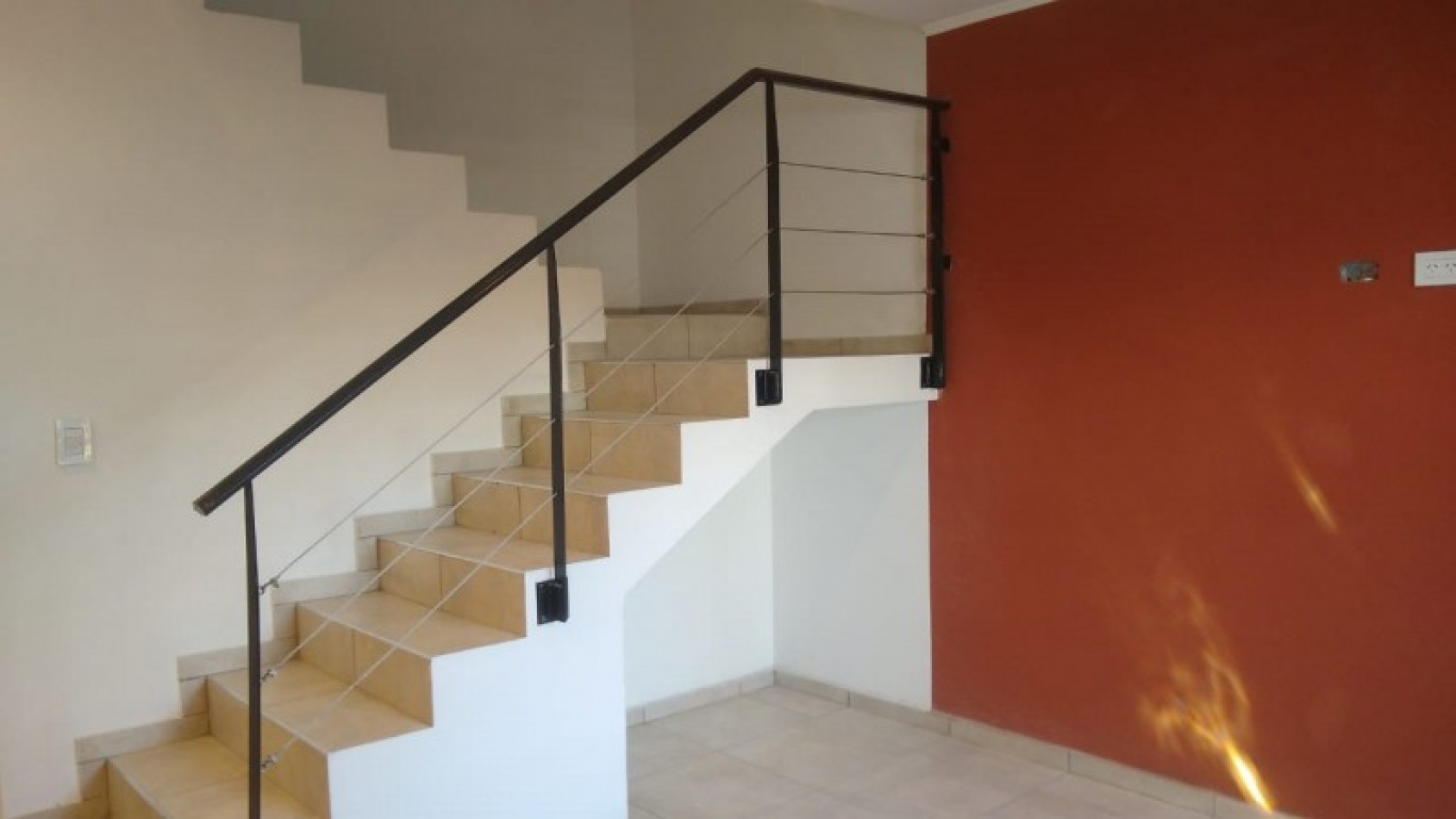 DUPLEX 3 AMB. PATIO Y COCHERA 