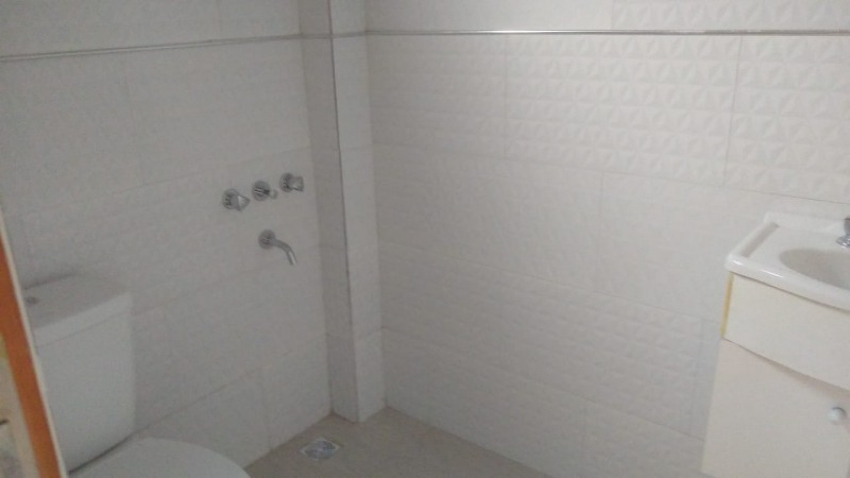 DEPARTAMENTO 2 AMBIENTES PLANTA BAJA   C/ PATIO Y PARRILLA