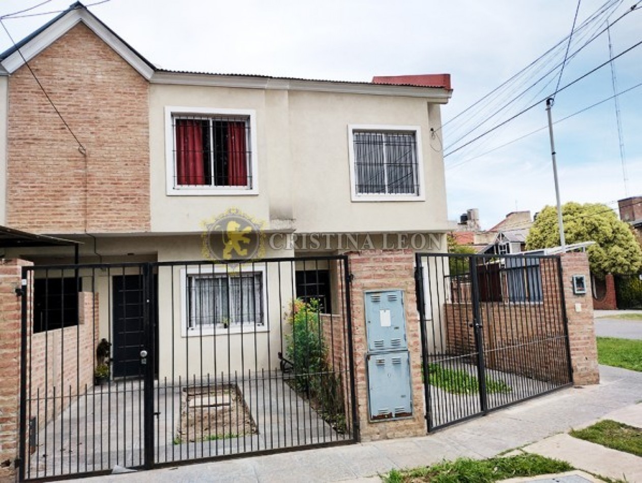 DUPLEX 3 AMB. C/FONDO LIBRE Y ENTRADA DE AUTO