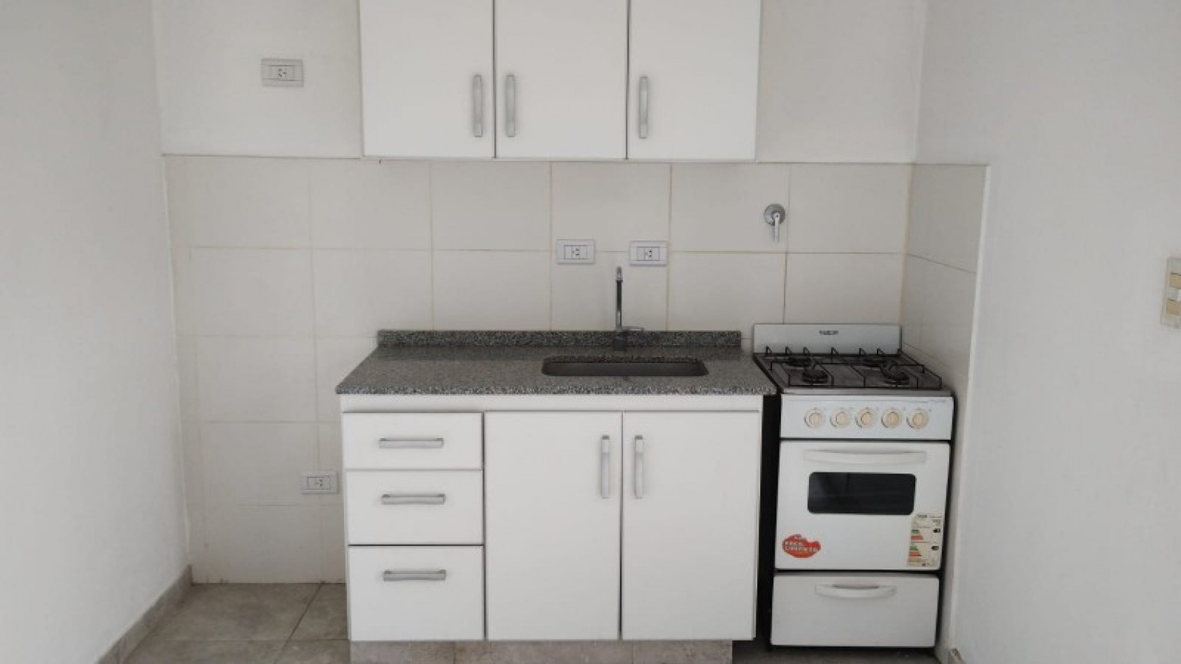 DUPLEX 3 AMB. C/FONDO LIBRE Y ENTRADA DE AUTO