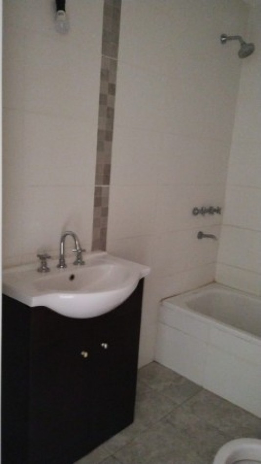 DUPLEX 3 AMB. C/FONDO LIBRE Y ENTRADA DE AUTO