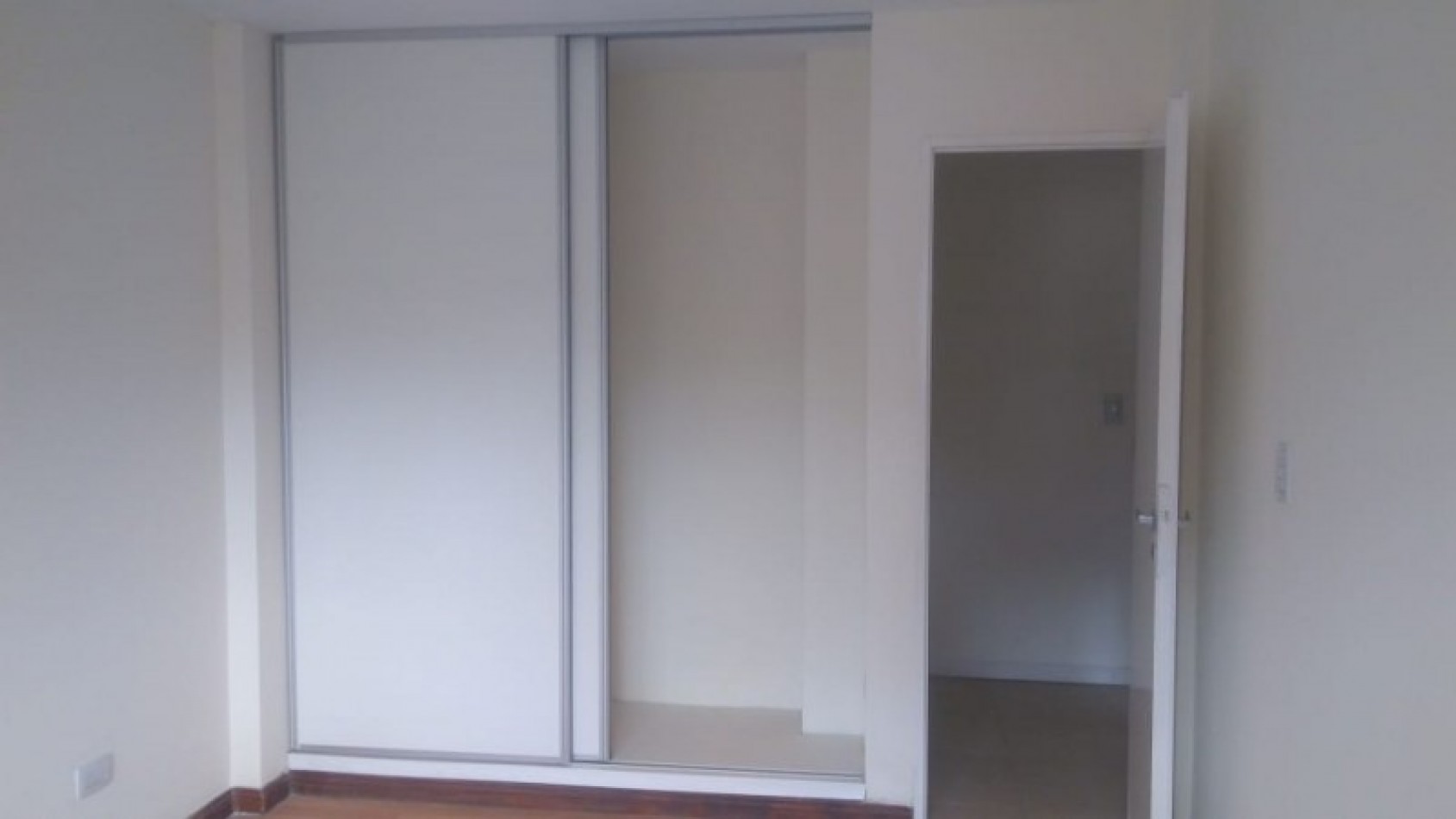 DEPARTAMENTO   2 AMB. C/COCHERA (COMPLEJO CERRADO)