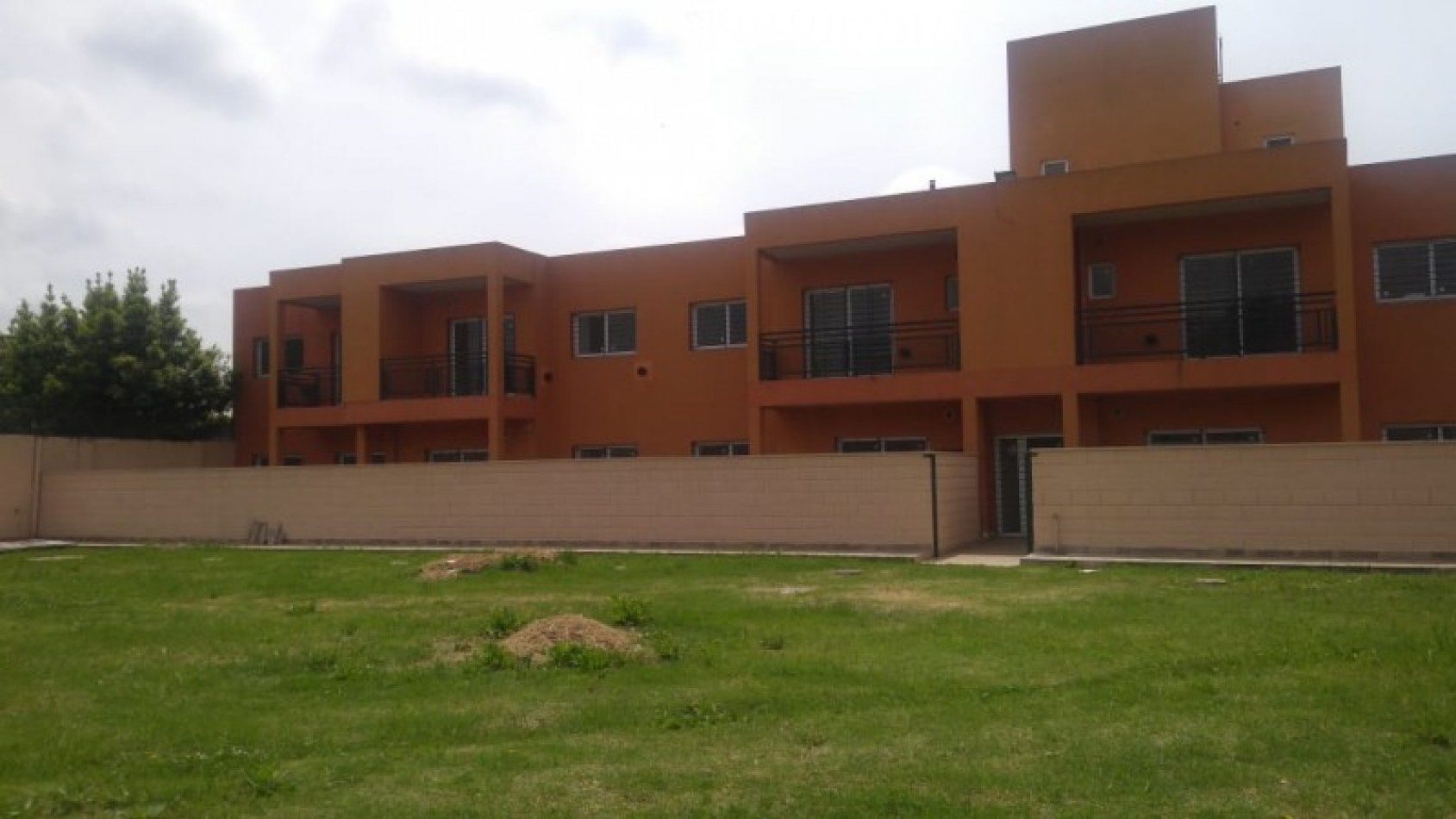 DEPARTAMENTO   2 AMB. C/COCHERA (COMPLEJO CERRADO)