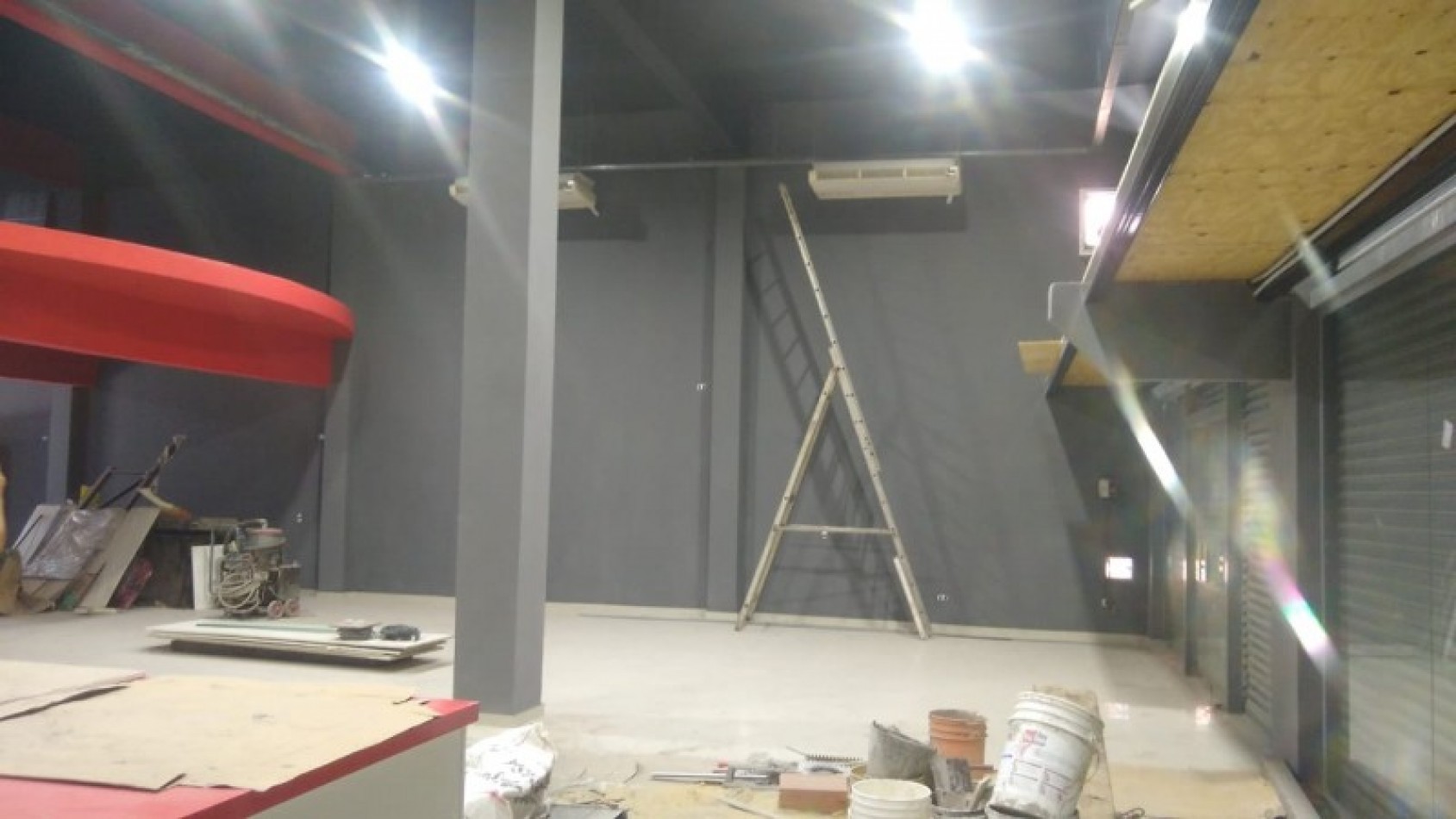 LOCAL 380 M2. C/ ENTREPISO 