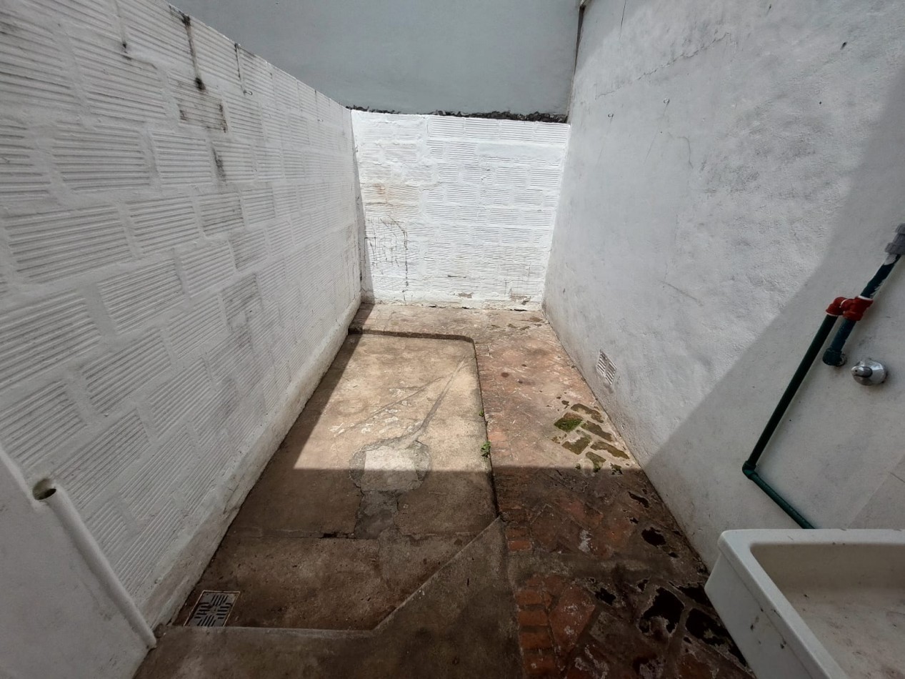 DEPARTAMENTO 2 AMB. C/PATIO  (CENTRO VILLA DE MAYO)