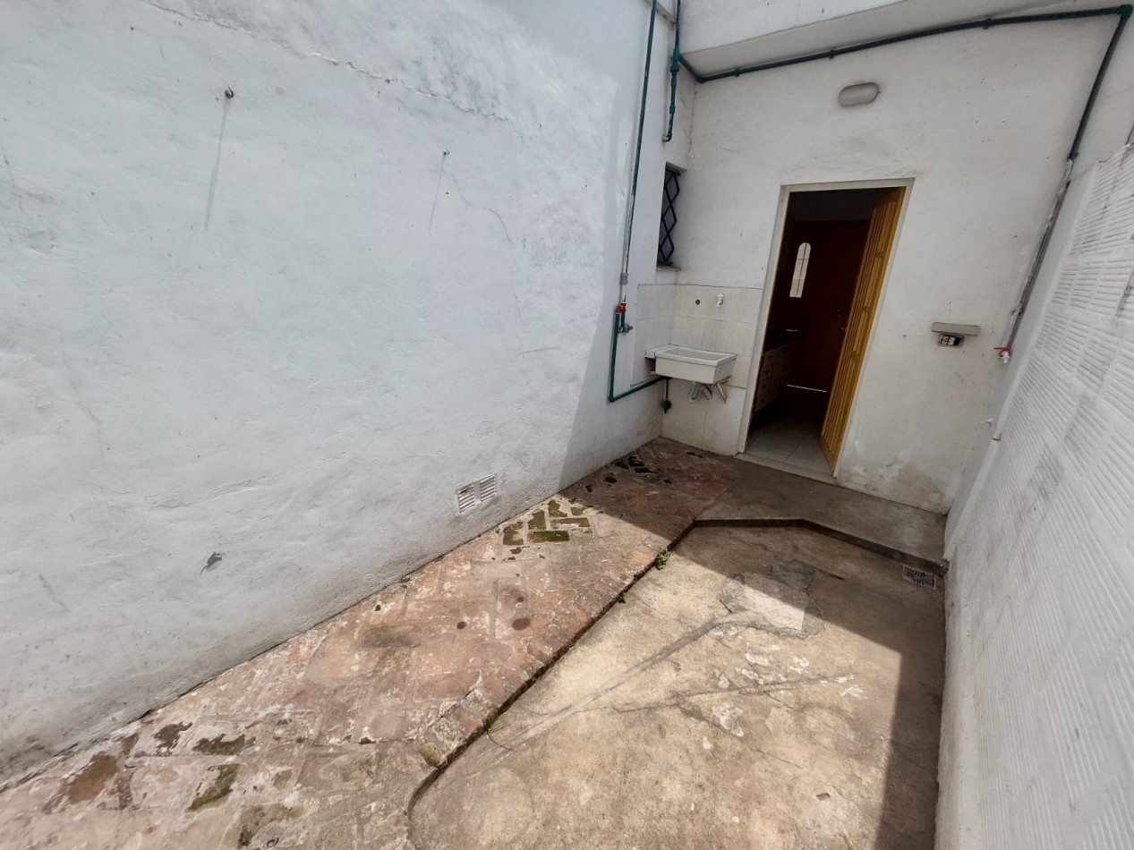 DEPARTAMENTO 2 AMB. C/PATIO  (CENTRO VILLA DE MAYO)