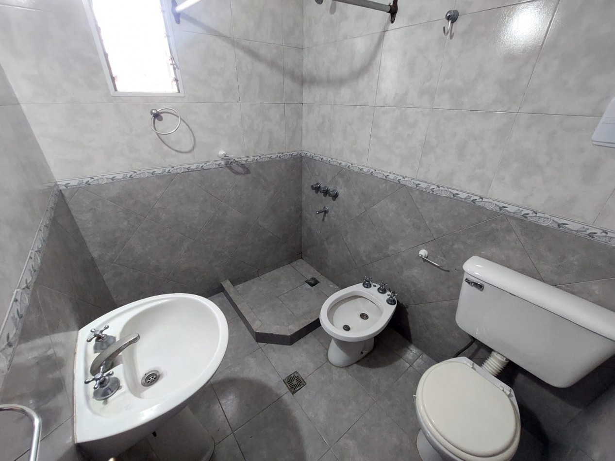 DEPARTAMENTO 2 AMB. C/PATIO  (CENTRO VILLA DE MAYO)