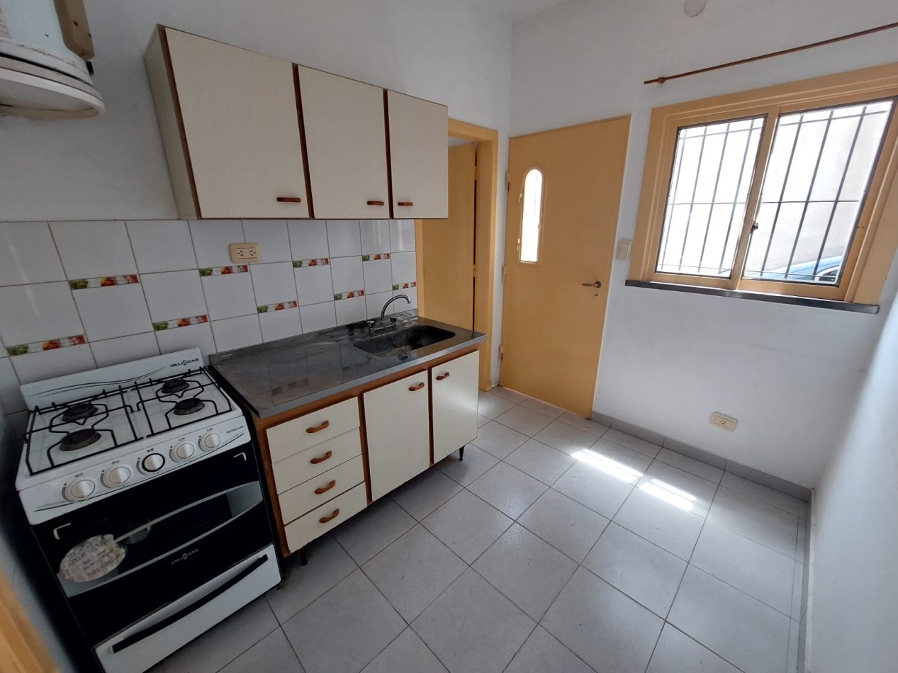 DEPARTAMENTO 2 AMB. C/PATIO  (CENTRO VILLA DE MAYO)