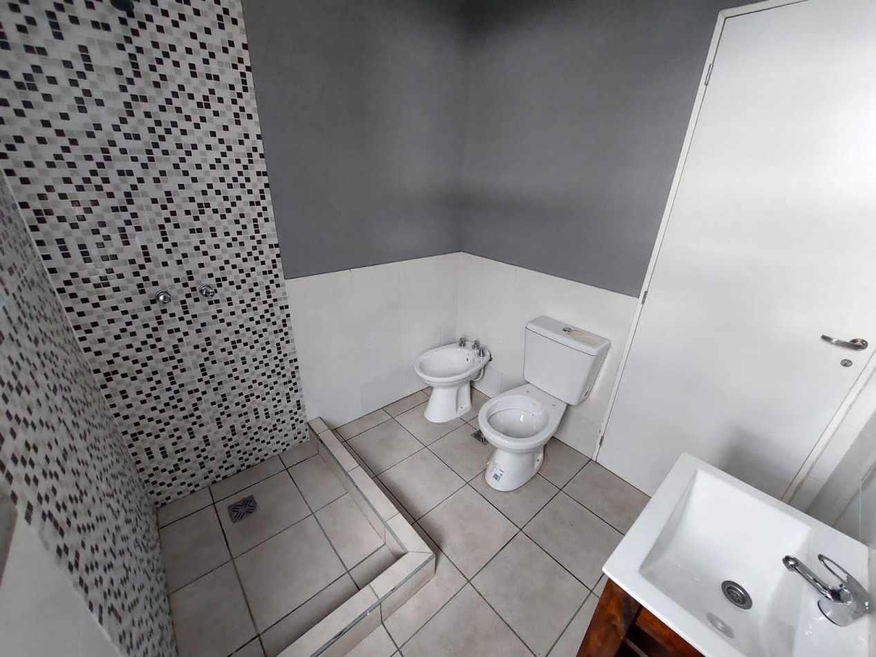 DEPARTAMENTO 2 AMB. CONTRA FRENTE  C/ ENTRADA DE AUTO