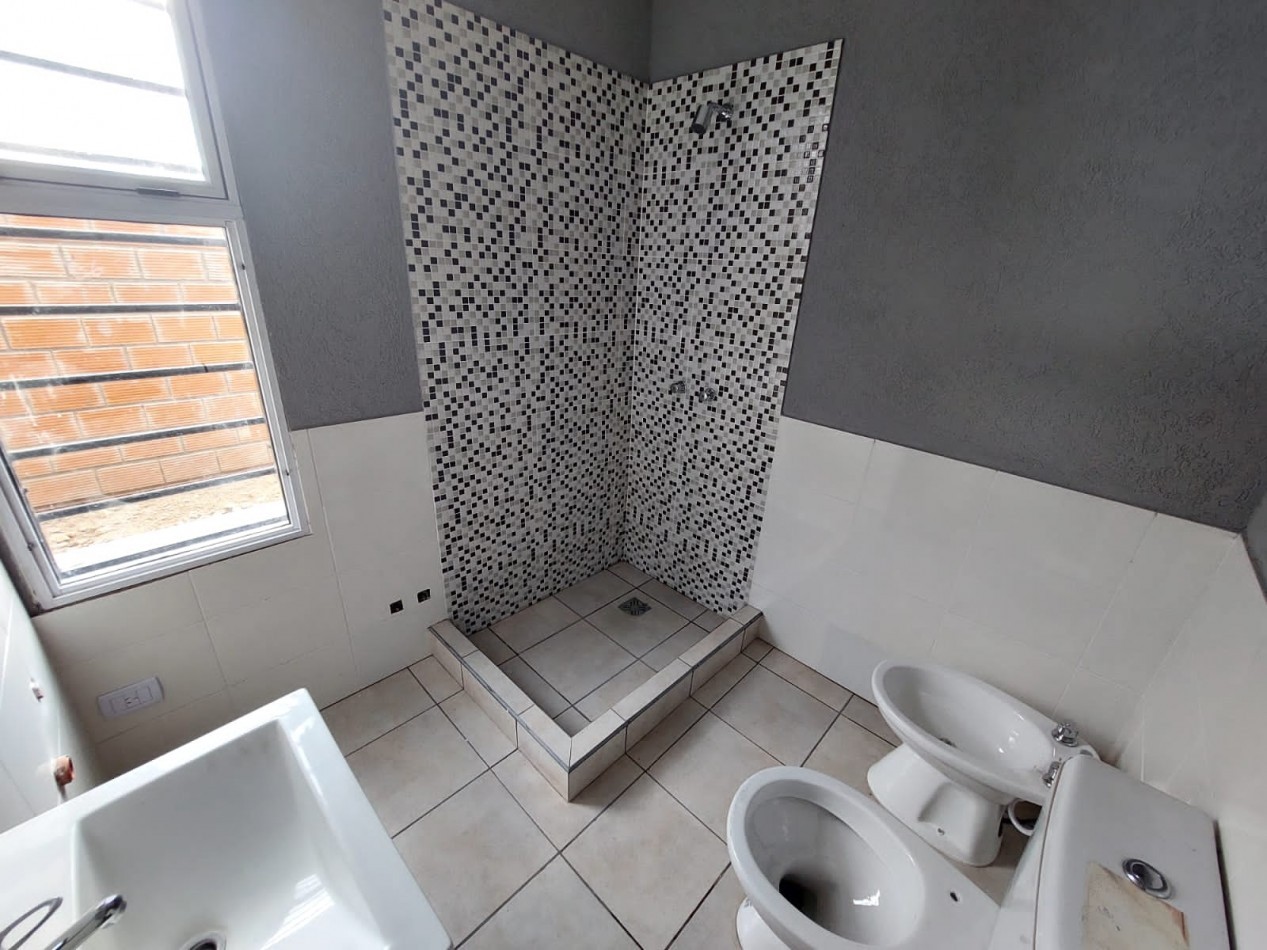 DEPARTAMENTO 2 AMB. CONTRA FRENTE  C/ ENTRADA DE AUTO