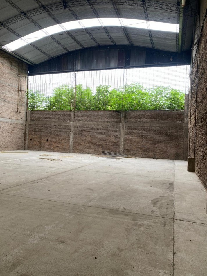 GALPON  675 M2. C/PLAYA ESTACIONAMIENTO (SOBRE RUTA 202)