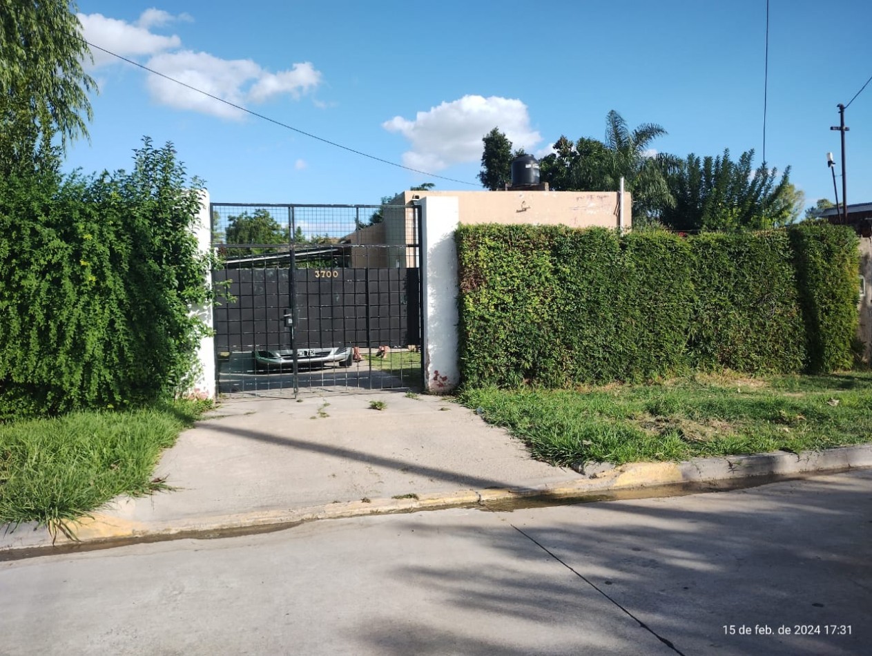 CASA AMERICANA 3 AMB. C/JARDIN  Y COCHERA