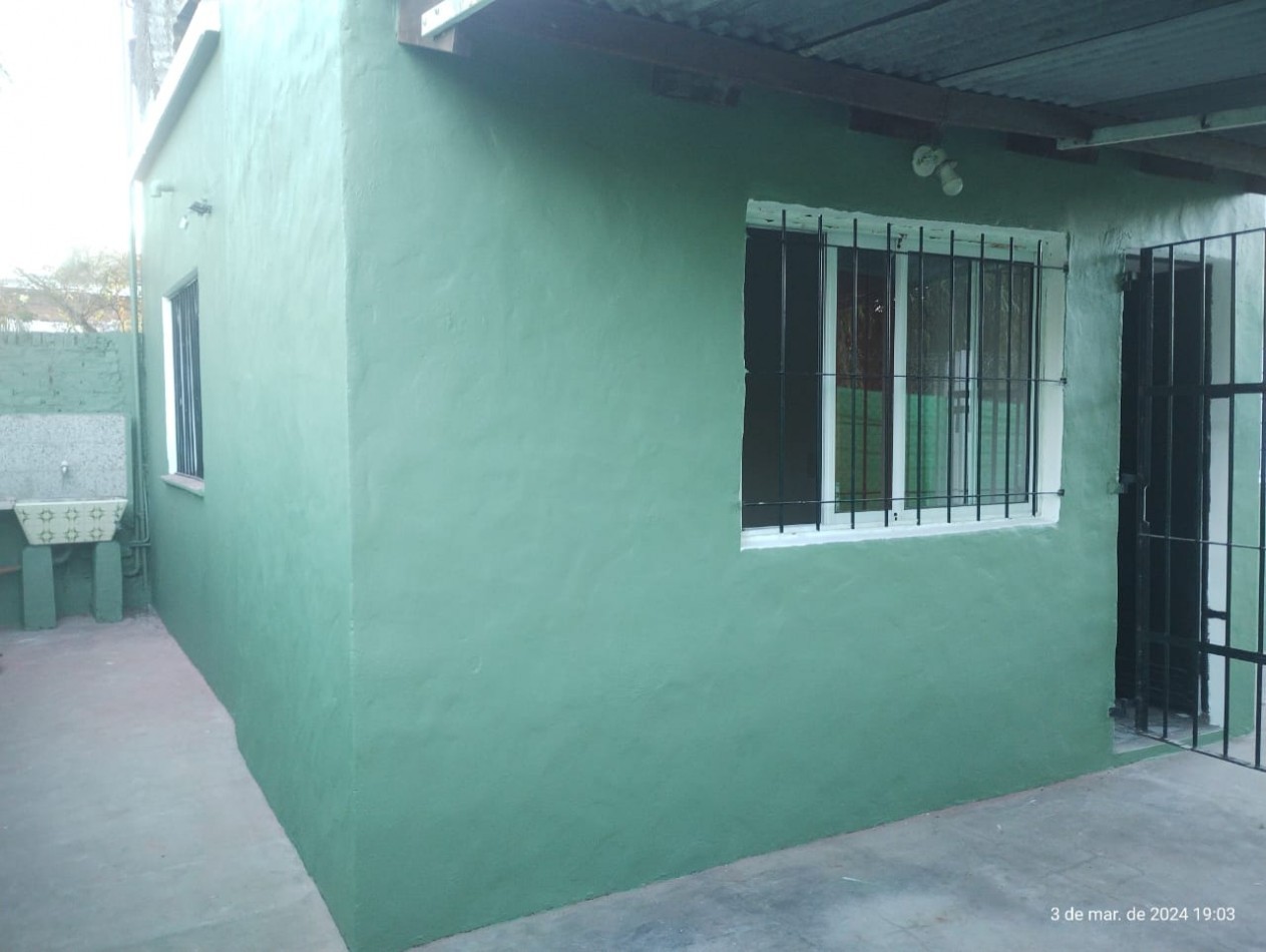 CASA AMERICANA 3 AMB. C/JARDIN  Y COCHERA