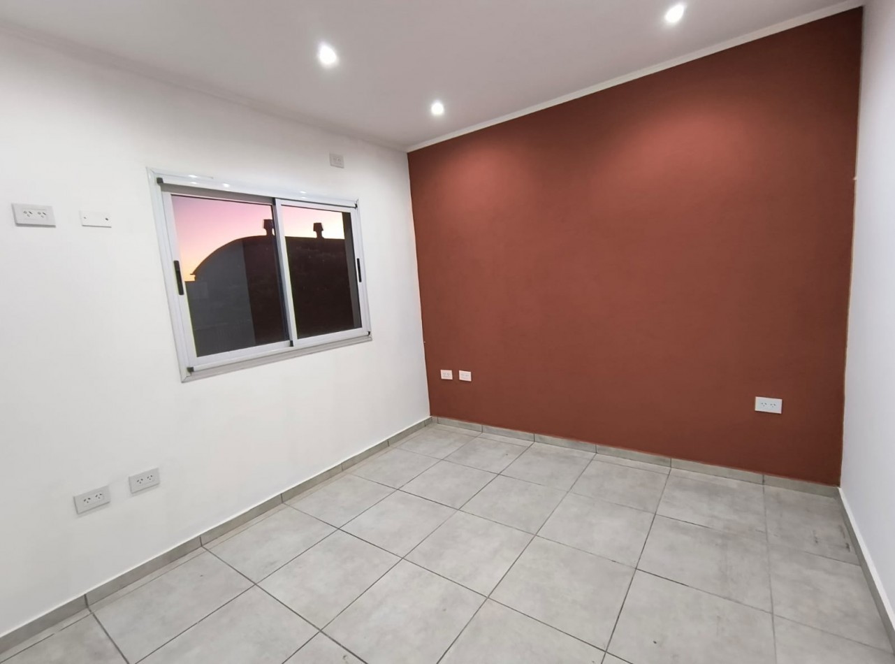 DUPLEX  3 AMB. C/ PATIO Y ENTRADA VEHICULO