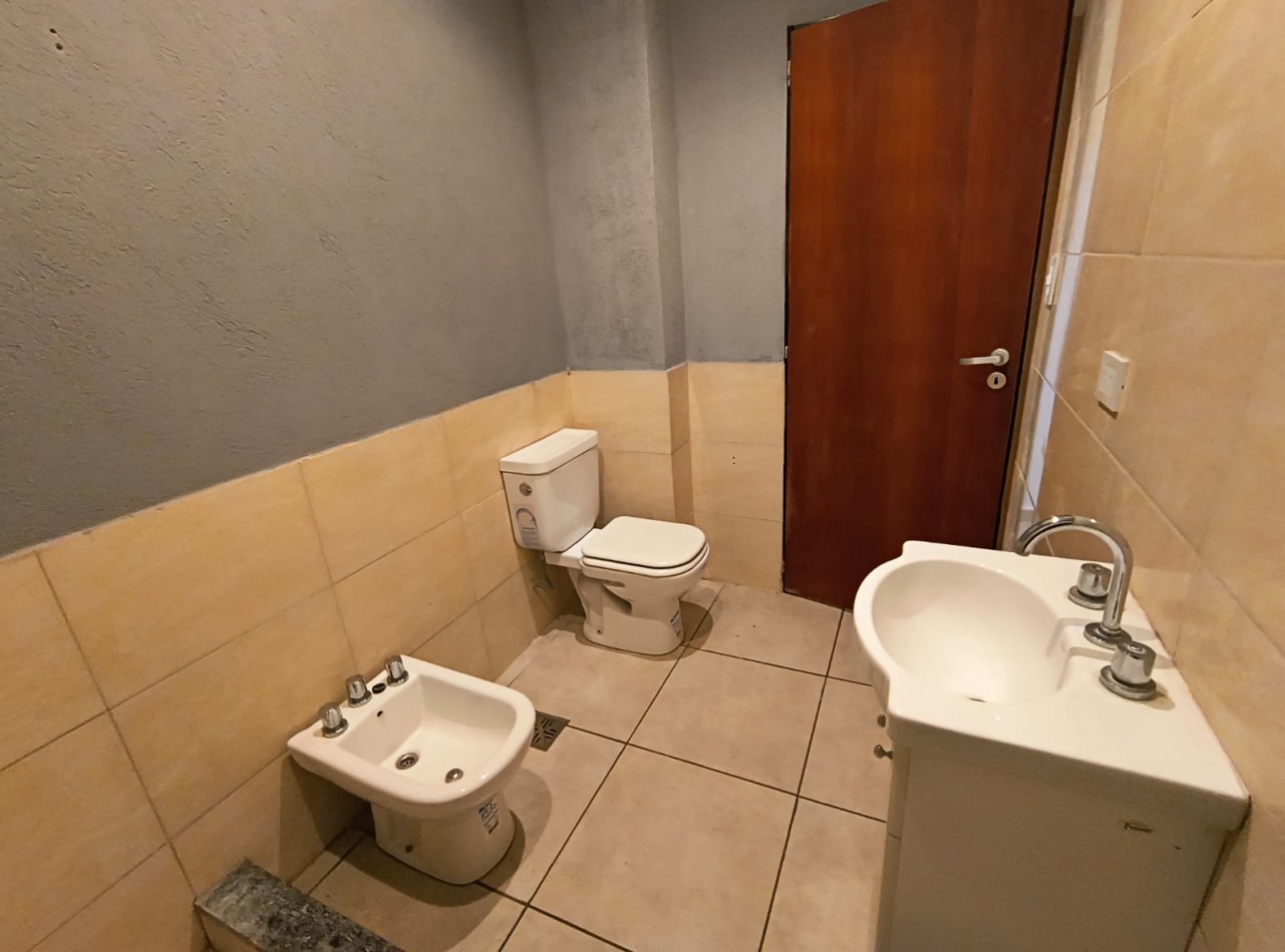 DUPLEX  3 AMB. C/ PATIO Y ENTRADA VEHICULO