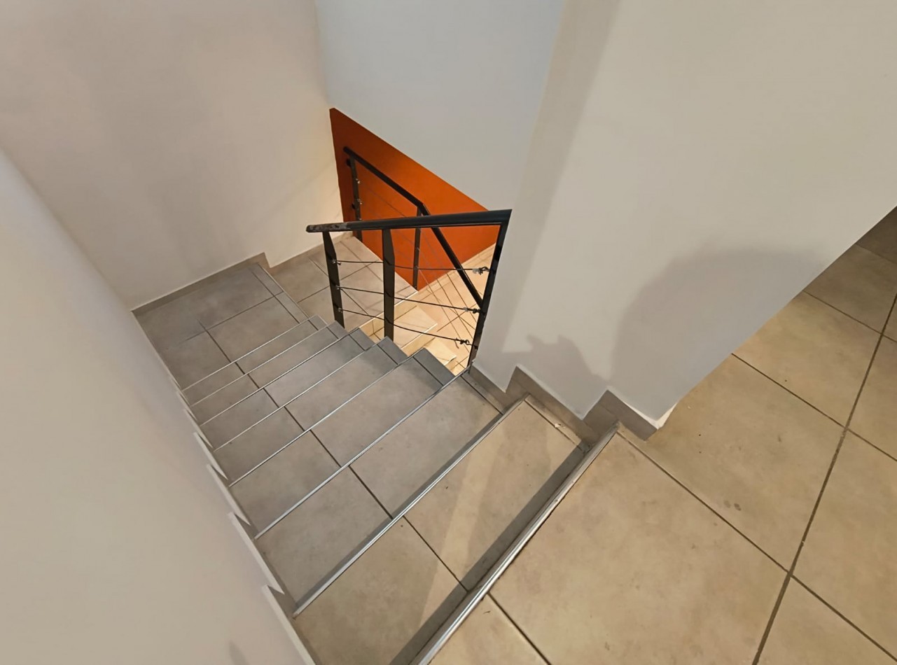 DUPLEX  3 AMB. C/ PATIO Y ENTRADA VEHICULO