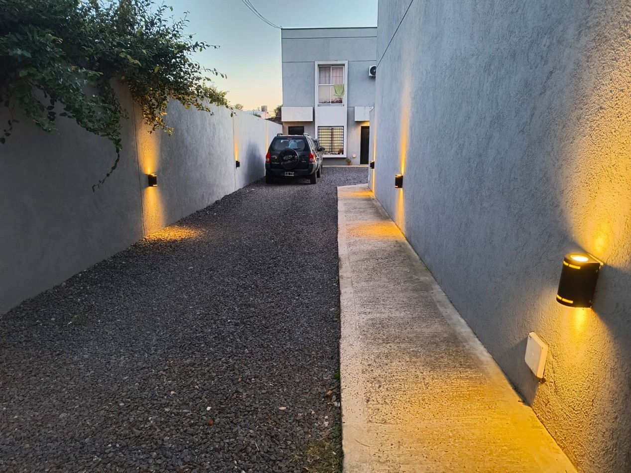 DUPLEX  3 AMB. C/ PATIO Y ENTRADA VEHICULO