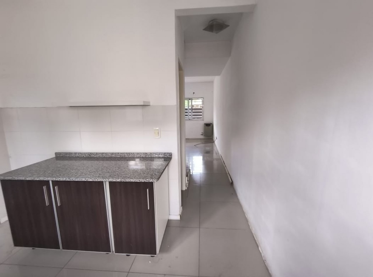 DUPLEX DE 3 AMB. PATIO/BALCON/COCHERA/QUINCHO Y PISCINA