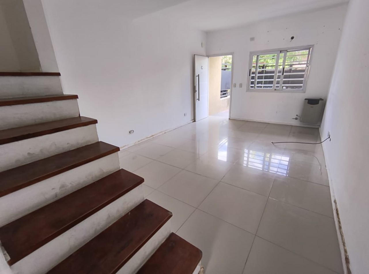 DUPLEX DE 3 AMB. PATIO/BALCON/COCHERA/QUINCHO Y PISCINA