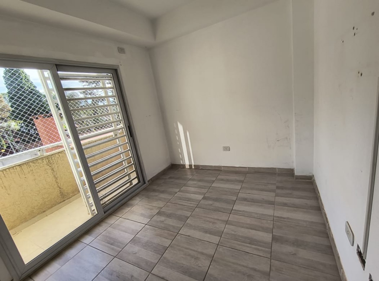 DUPLEX DE 3 AMB. PATIO/BALCON/COCHERA/QUINCHO Y PISCINA