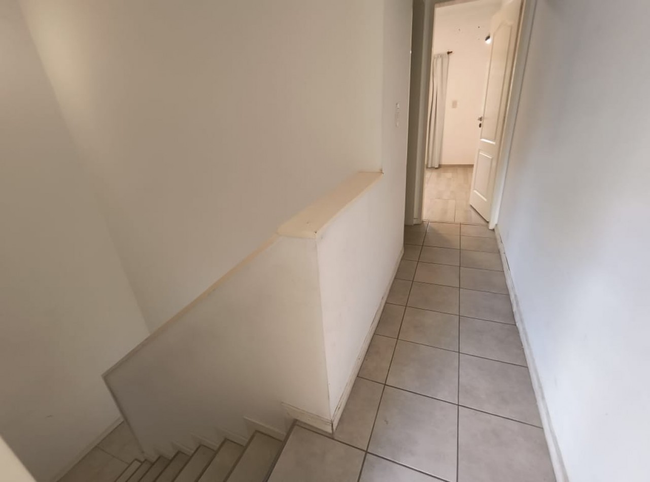 DUPLEX DE 3 AMB. PATIO/BALCON/COCHERA/QUINCHO Y PISCINA