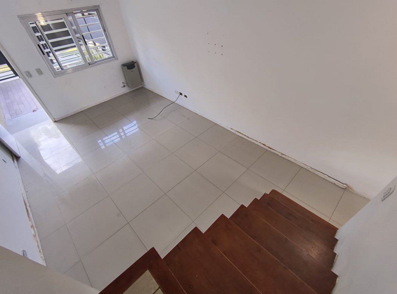 DUPLEX DE 3 AMB. PATIO/BALCON/COCHERA/QUINCHO Y PISCINA