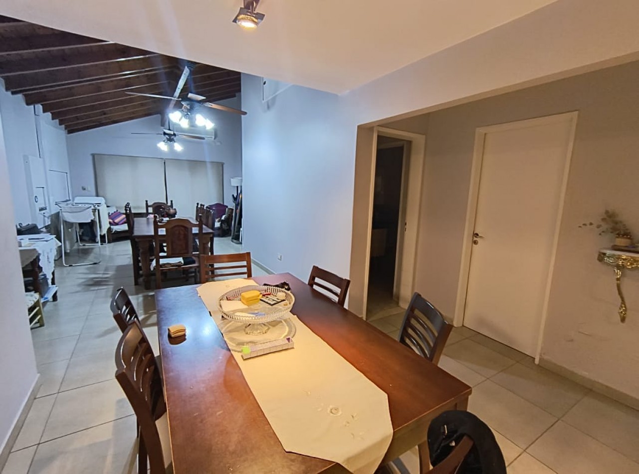 CASA 4 AMB. C/PISCINA Y PARQUE (COUNTRY CLUB ARANJUEZ) ESCOBAR