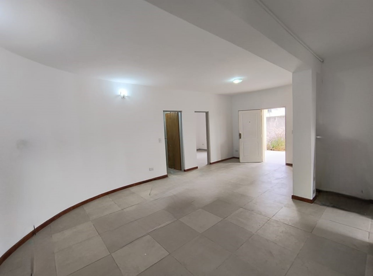 DEPARTAMENTO 4 AMB. AMPLIOS PLANTA BAJA C/ COCHERA (COMPLEJO CERRADO)