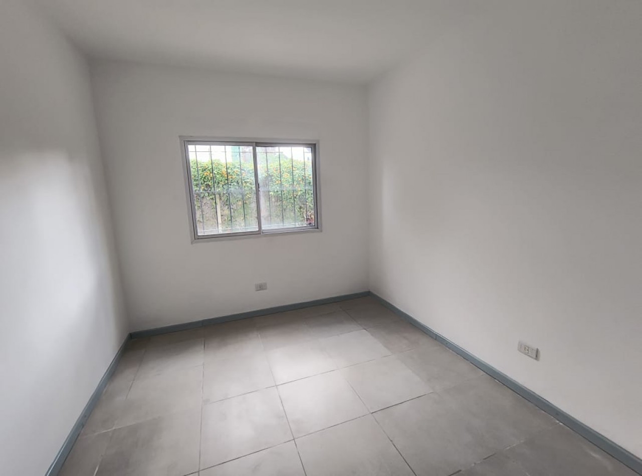 DEPARTAMENTO 4 AMB. AMPLIOS PLANTA BAJA C/ COCHERA (COMPLEJO CERRADO)