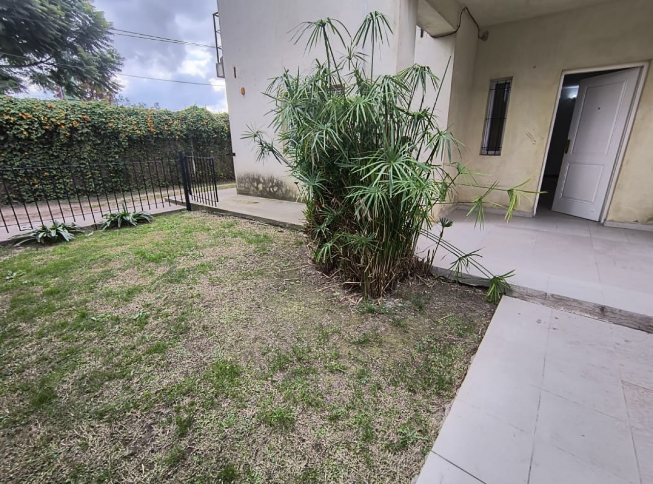 DEPARTAMENTO 4 AMB. AMPLIOS PLANTA BAJA C/ COCHERA (COMPLEJO CERRADO)