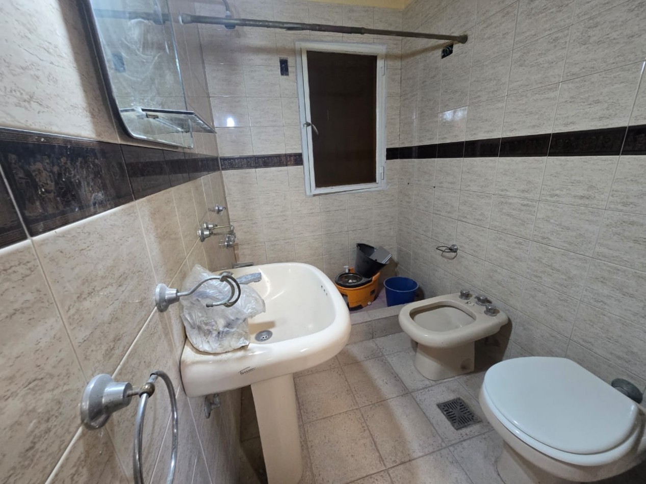 LOCAL 380 M2. C/ ENTREPISO / 2 GALPONES / ENTRADA DE CAMIONES/ LOTE 700 M2. 