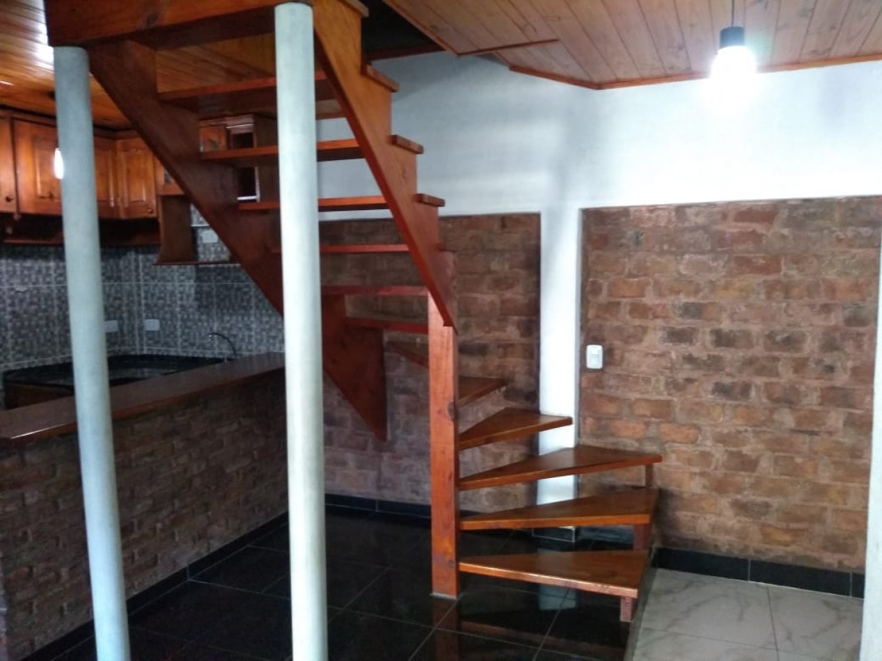 CASA DE 4 AMB.CON PARQUE Y ENTRADA P/ VARIOS AUTOS