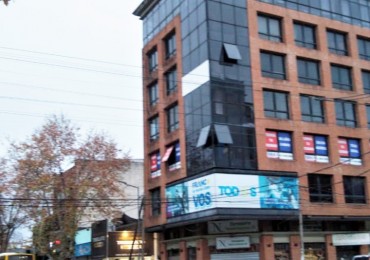 OFICINAS DE 20 M2. LUMINOSAS (CTRO  SAN MIGUEL) EDIFICIO DE CATEGORIA