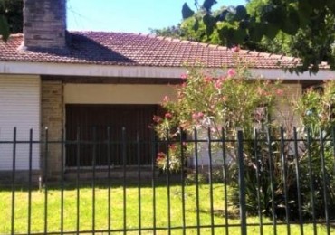 CHALET DE 4 AMB. CON PARQUE