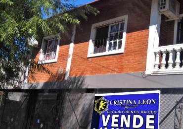 CHALET 2 PLANTAS CON PARQUE Y PISCINA