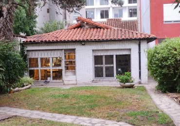 CHALET 4 AMB. C/ COCHERA/ QUINCHO Y PARQUE (CTRO. SAN MIGUEL)