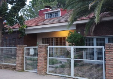 CHALET 3 AMB. AMPLIOS PARQUE  VILLA DE MAYO ( FRENTE AL CORREDOR ROSSI)