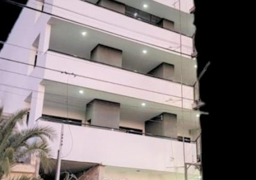 IMPONENTE  PROPIEDAD  LOSA  1300 M2.  3 PLANTAS C/ASCENSOR  (CTRO. LOS POLVORINES) 