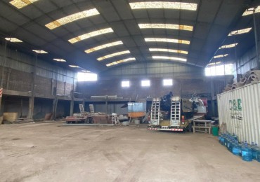 GALPON 1500 M2. C/ PLATAFORMA DE ESTACIONAMIENTO (SOBRE RUTA 202)
