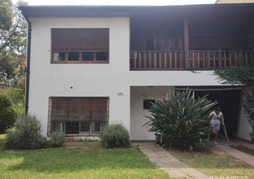 CHALET 4 AMB. 2 PLANTAS C/ GARAGE- PISCINA Y PARQUE